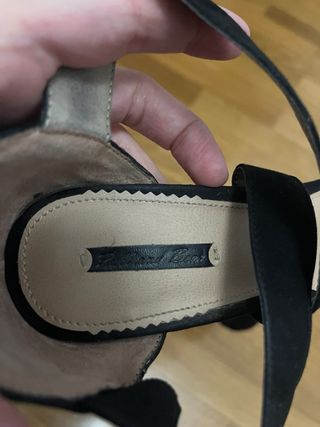 Sandalias tacón negro