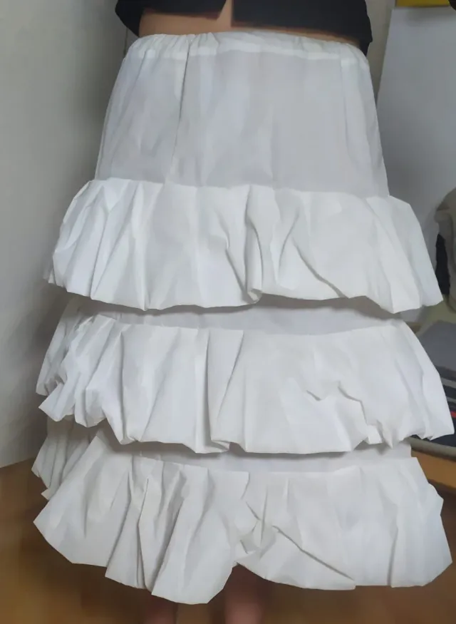 2 Cancanes blancos volantes