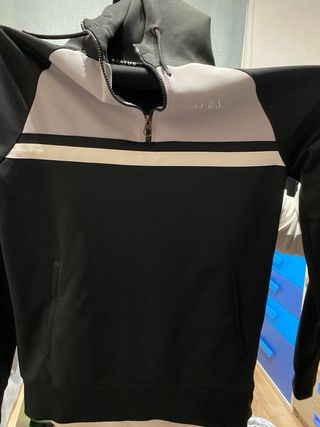 Sudadera con cremallera y logo