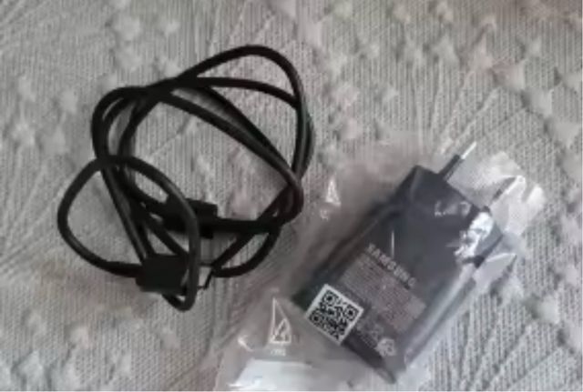 Cargador Samsung con Cable Negro