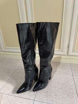 Stivali alti neri effetto pitone