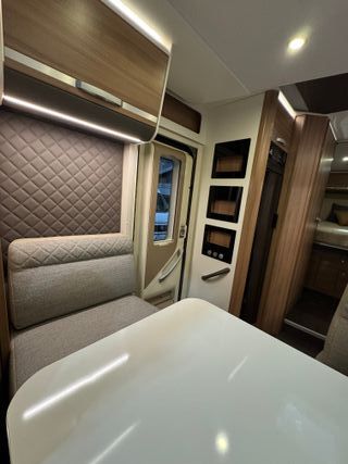 AUTOCARAVANA ADRIA MATRIX 670SC 2021 CAMA ISLA