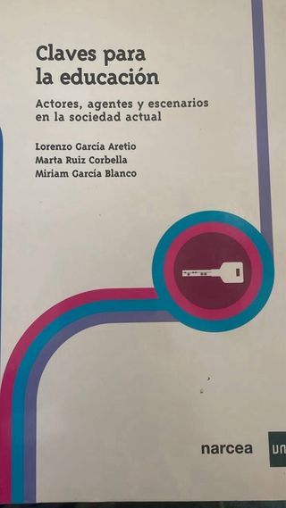 Varios libros pedagogía UNED