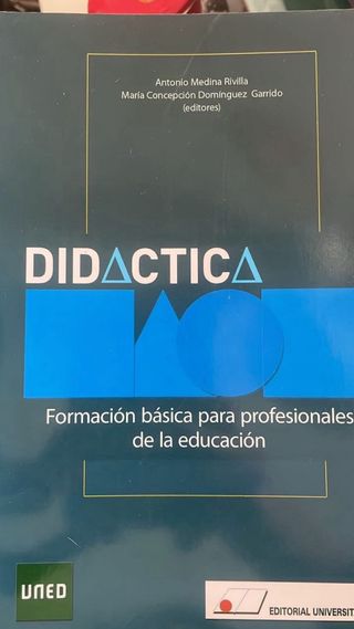 Varios libros pedagogía UNED