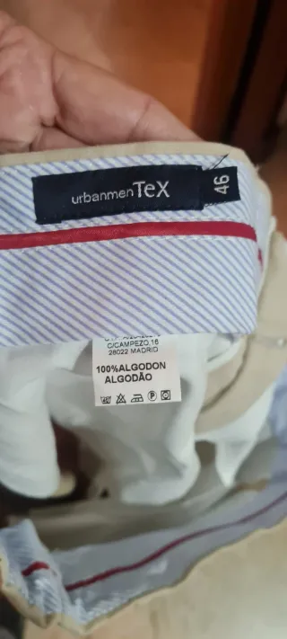 Pantalón chino beige