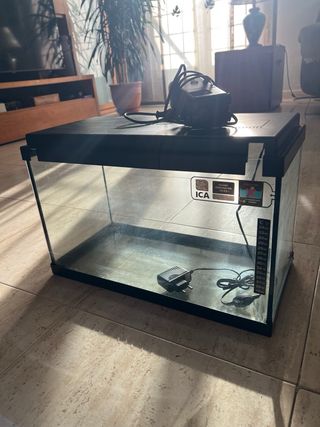 Acuario con motor eléctrico 35L con tapa