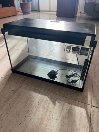 Acuario con motor eléctrico 35L con tapa
