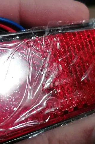 Catadióptrico con luz LED