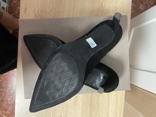 Tacones martinelli abiertos en tono negro