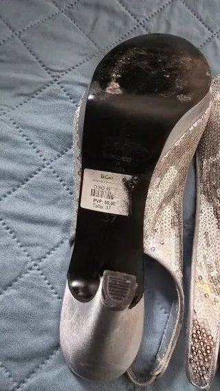 Zapatos de tacón GLORIA ORTIZ plateados talla 37