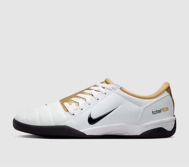 Nike Total 90 Oro y Blanco