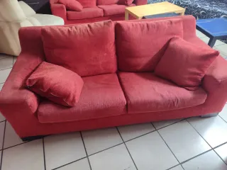 Dos Sofás de tela rojos precio por ambos sofas