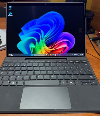 Surface Pro 11 Copilot+ OLED Ultra 7
