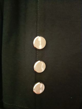 Americana blazer negra botones dorados talle S-M