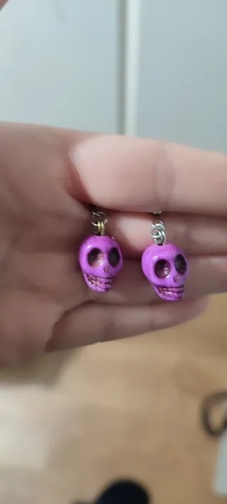 Pendientes calavera morados y rosas
