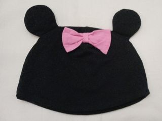 Cappellino bimba Disney nero con fiocco rosa