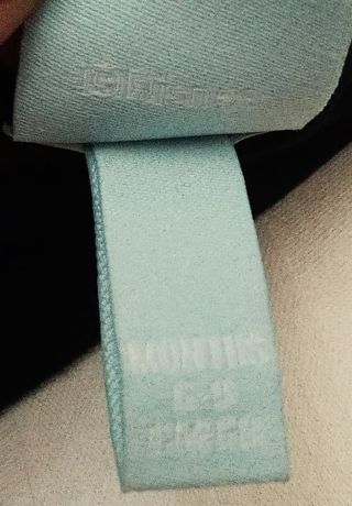 Cappellino bimba Disney nero con fiocco rosa