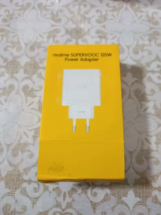 realme SUPERVOOC 120W Power Adapter Bianco
