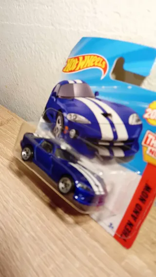 Hot Wheels '96 Dodge Viper GTS