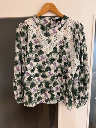 Blusa Maje Estampada Flores y Hojas