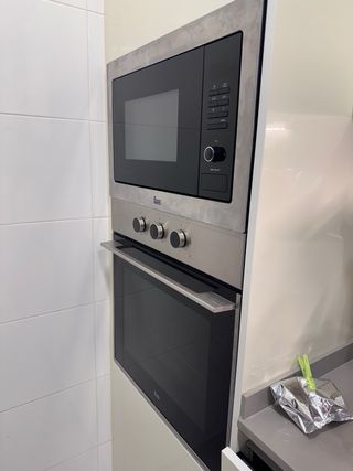 Horno y microondas Teka
