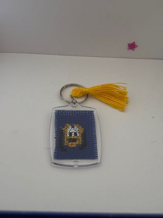 Portachiavi con nappa gialla