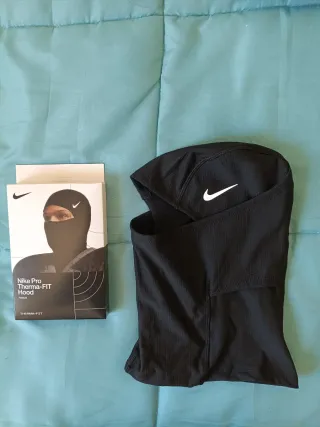 Nike Pro Therma-Fit Hood Negro