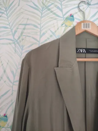 Gabardina Zara caqui