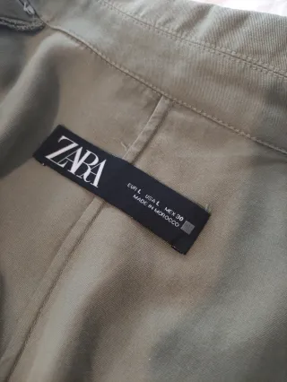 Gabardina Zara caqui