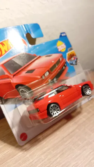 Hot Wheels Maserati Shamal Rojo
