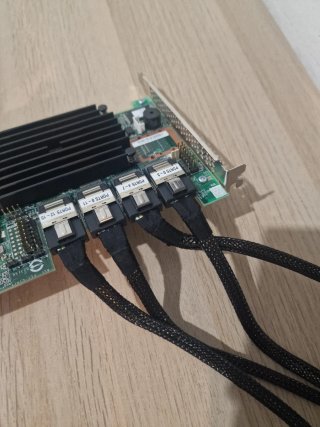 Controladora LSI MegaRAID SAS 9260-16i