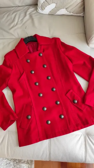 Abrigo Rojo. Chaquetón. Parka. Trenka. Rojo.Chaque