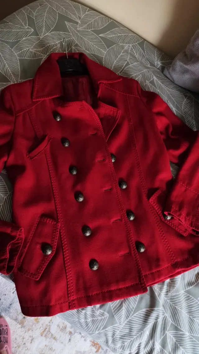 Abrigo Rojo. Chaquetón. Parka. Trenka. Rojo.Chaque