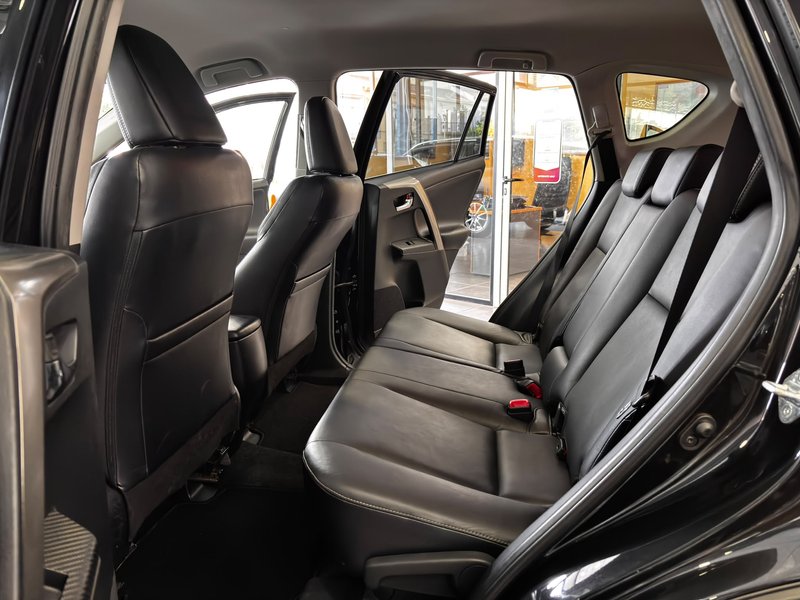 Toyota RAV4 2014, foto 11
