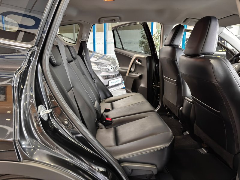 Toyota RAV4 2014, foto 13