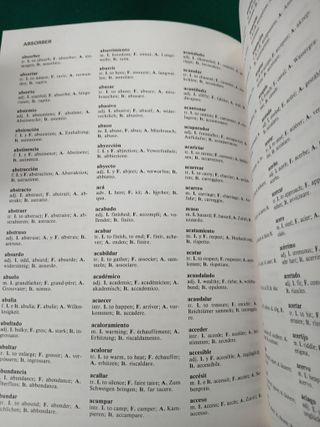 Diccionario Plurilingue de sinonimos y antonimos