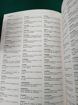 Diccionario Plurilingue de sinonimos y antonimos