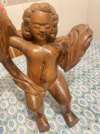 Figura de Madera Tallada Ángel