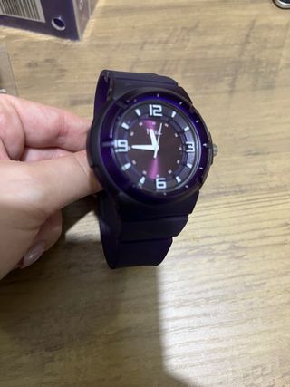 Reloj Minut Morado nuevo con caja