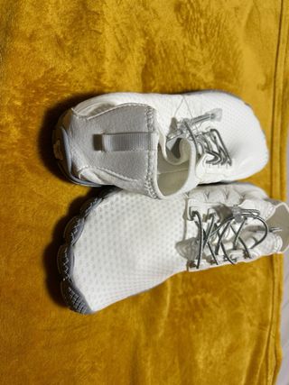 Zapatilla minimalista blanca