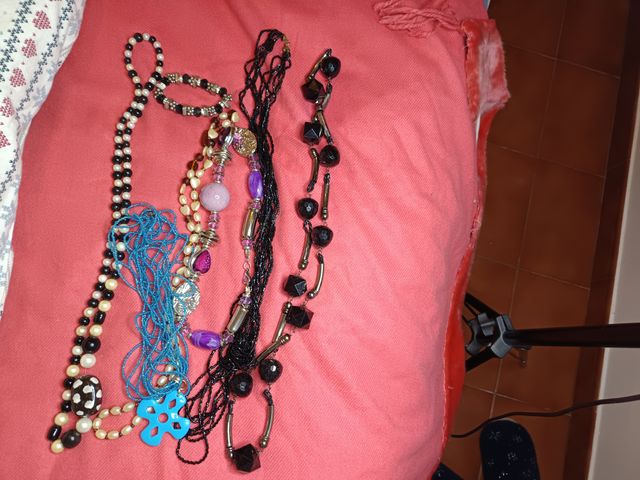Lote Bisutería Collares...L3
