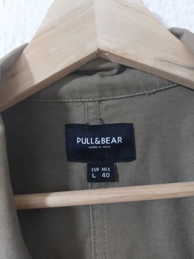 Sobrecamisa verde militar Pull&Bear