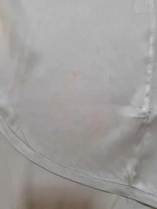 Bata de seda azul claro