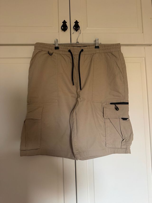 Bermudas caqui con cordón