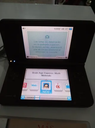 Nintendo DSi XL - Cargador y Juego Brain Training