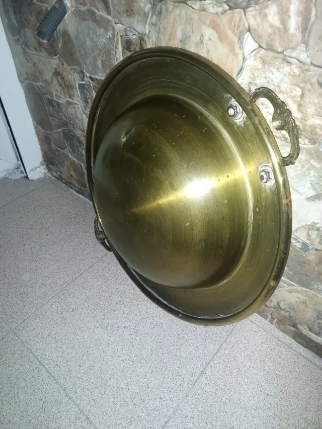 Antico braciere in ottone