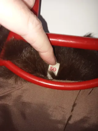 Abrigo de piel marrón