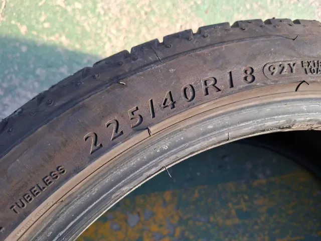 Neumáticos 225/40/18