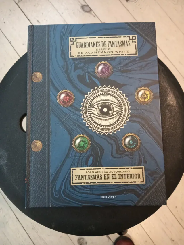 Guardianes de fantasmas : Diario de Agamemnon W...