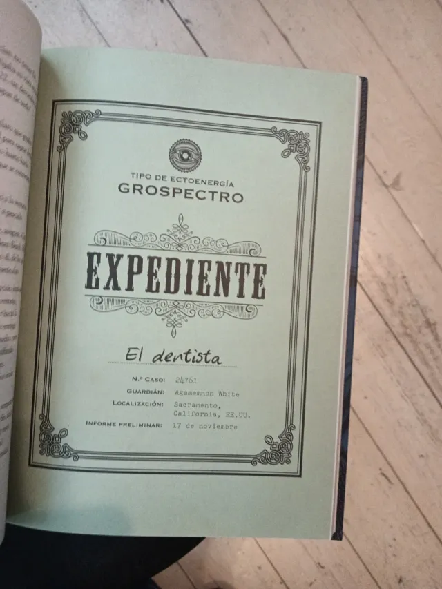 Guardianes de fantasmas : Diario de Agamemnon W...